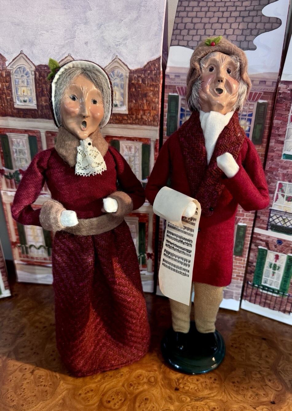 PAIR Byers Choice Carolers 1996 Limited Edition Signed & Numbered Man Woman 4